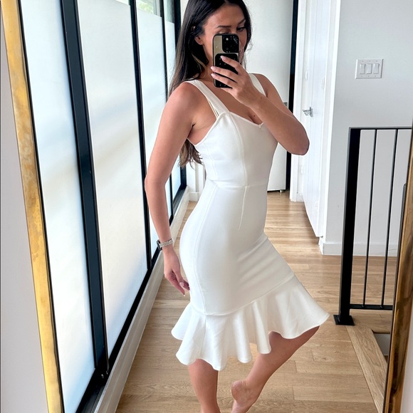 White Bodycon dress. Size M - Picture 9 of 9